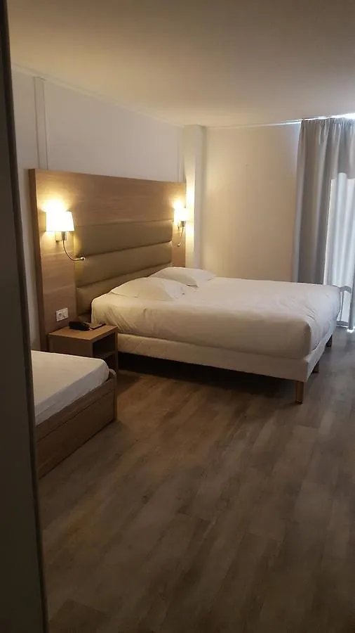 Yes Hotel Αβινιόν