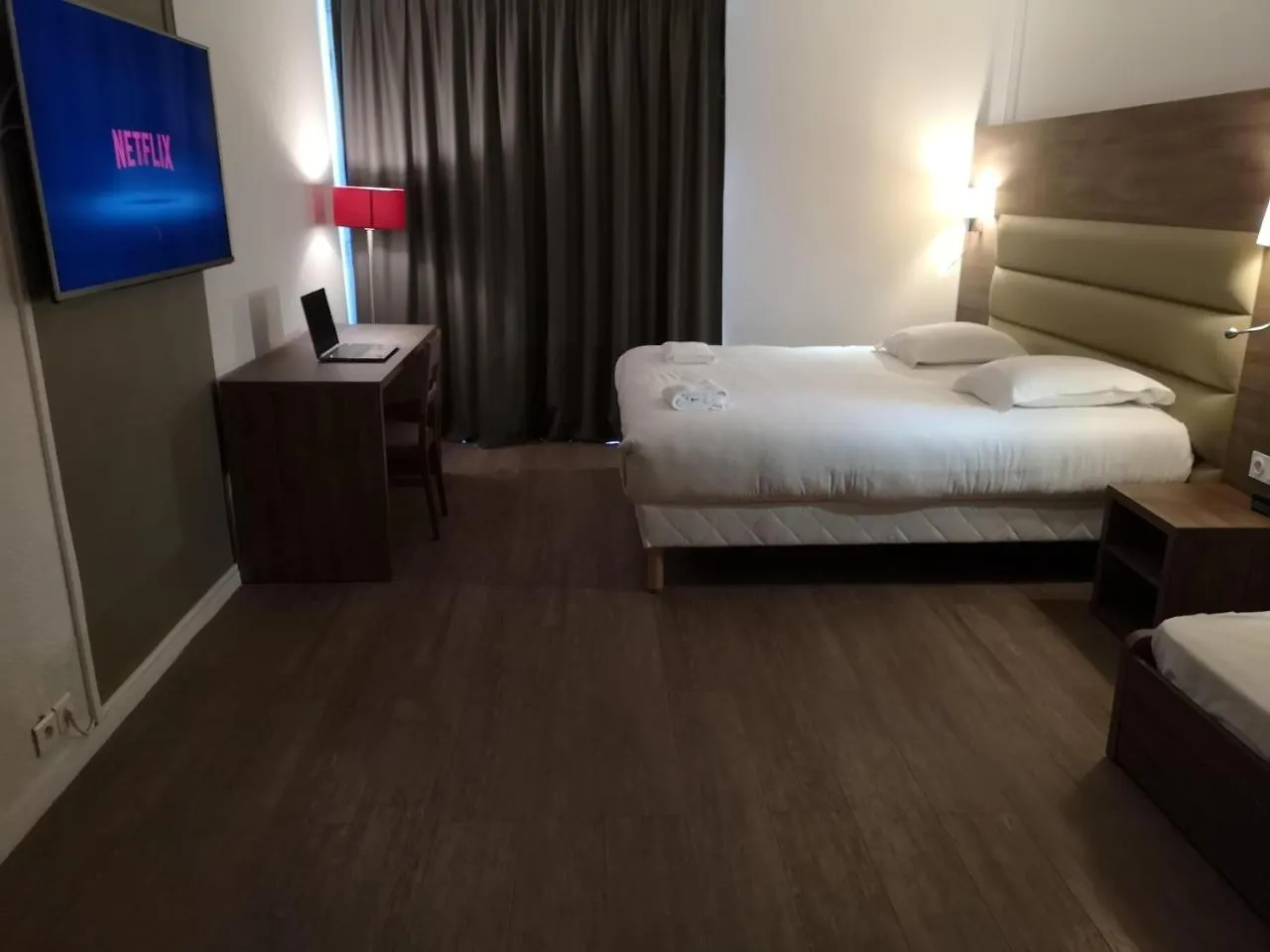 Yes Hotel Αβινιόν