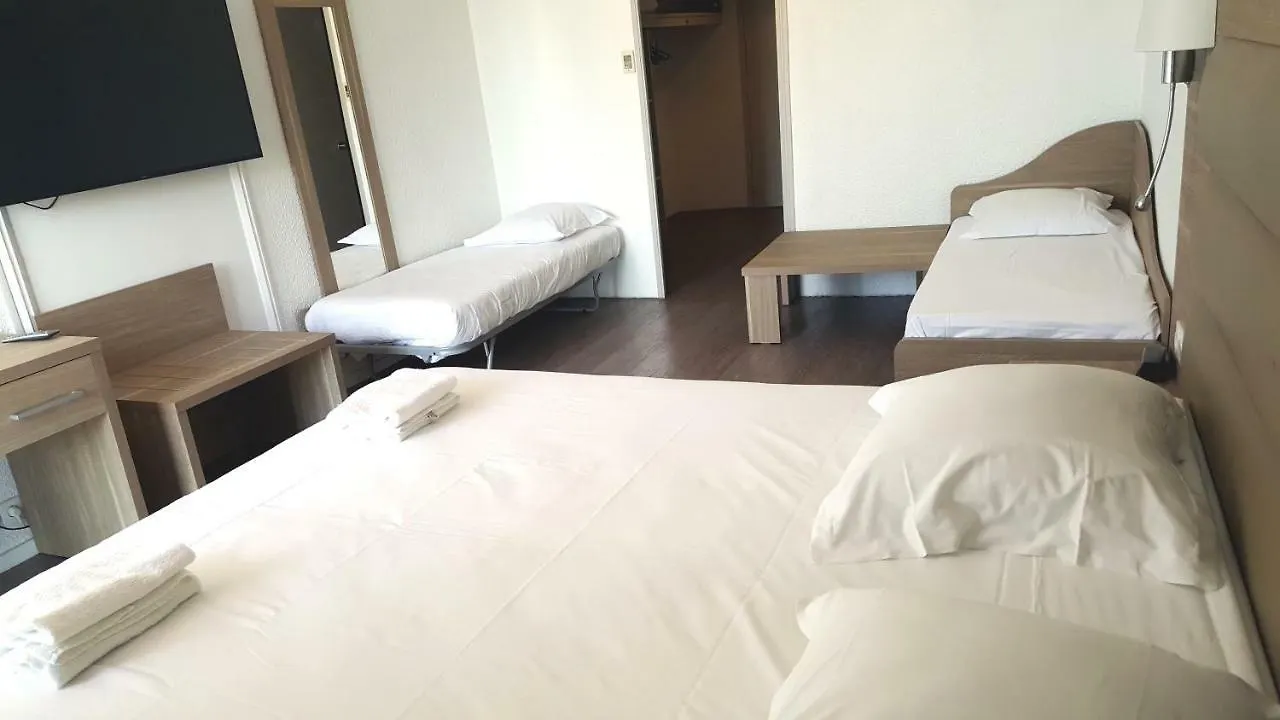 Yes Hotel Αβινιόν