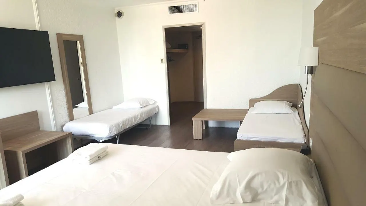Yes Hotel Avignon 3*,